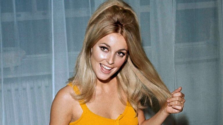 once-upon-a-time-in-hollywood-qui-etait-sharon-tate-l-actrice-sauvagement-assassinee-dans-les-annees-60